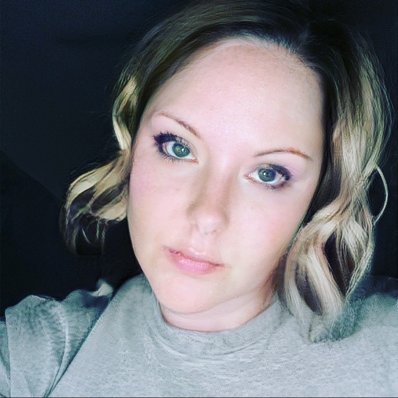 Hey Poshers! I’m Cori! Thank you for stopping by❣️ - Picture 12 of 17